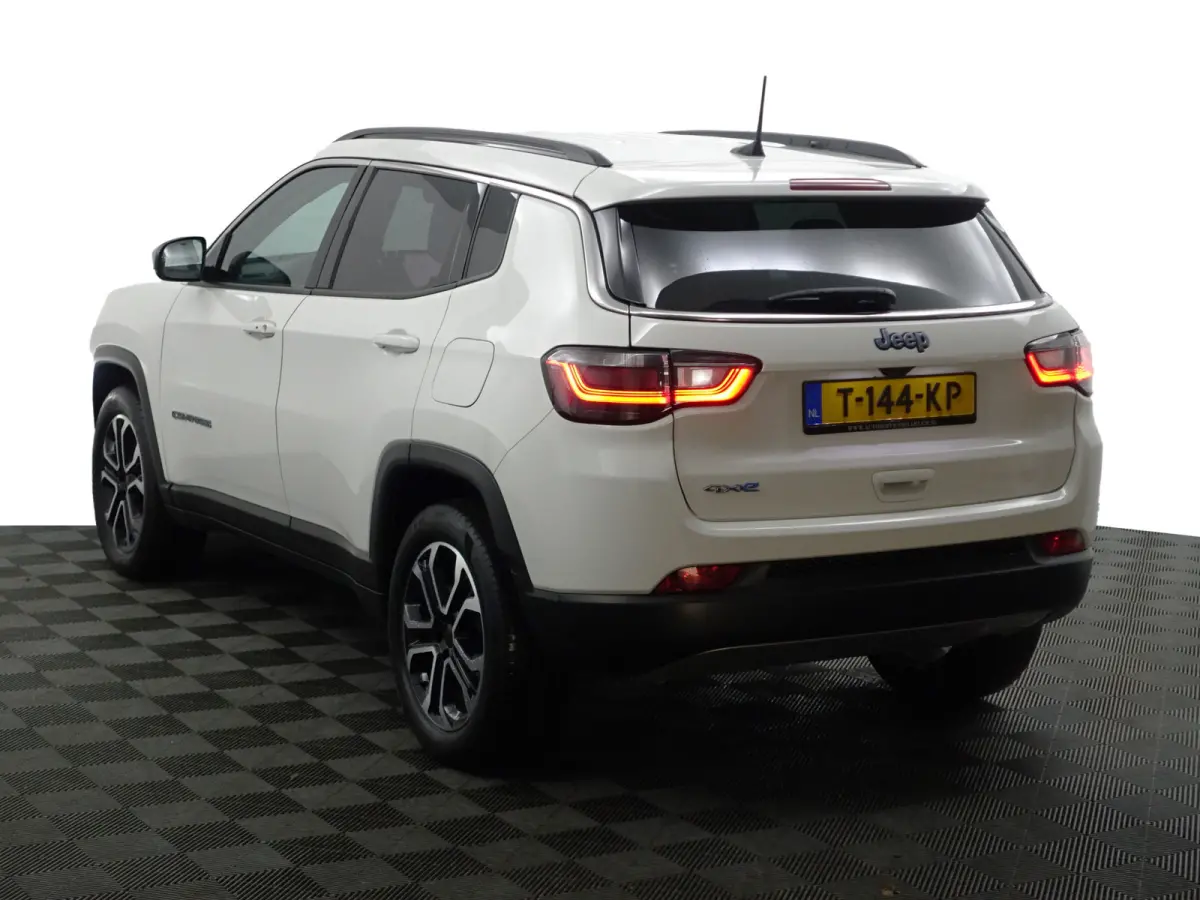 4xe 240 Plug-in Hybrid Limited Aut- Dynamic Select, Camera, Virtual Cockpit, Navigatie, Lane Assist,