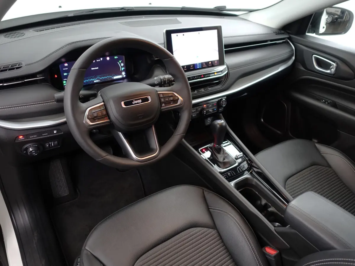4xe 240 Plug-in Hybrid Limited Aut- Dynamic Select, Camera, Virtual Cockpit, Navigatie, Lane Assist,