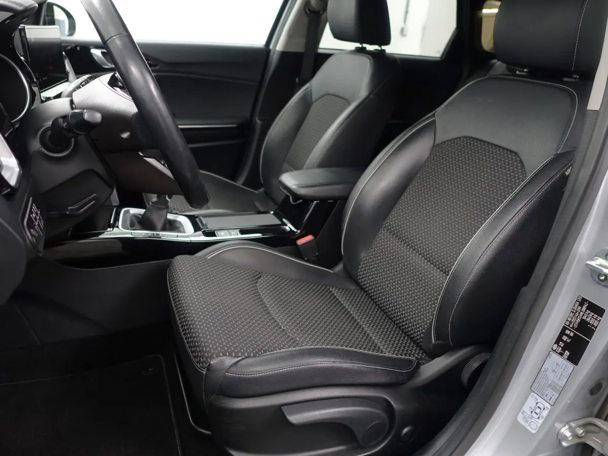 1.0 T-GDi DynamicPlusLine- Stuur/Stoelverwarming, Camera, Carplay, Android Auto, Keyless, Lane Assist