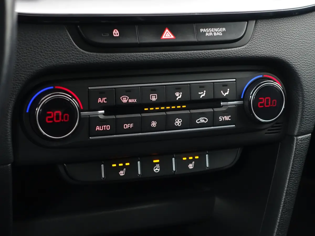 1.0 T-GDi DynamicPlusLine- Stuur/Stoelverwarming, Camera, Carplay, Android Auto, Keyless, Lane Assist