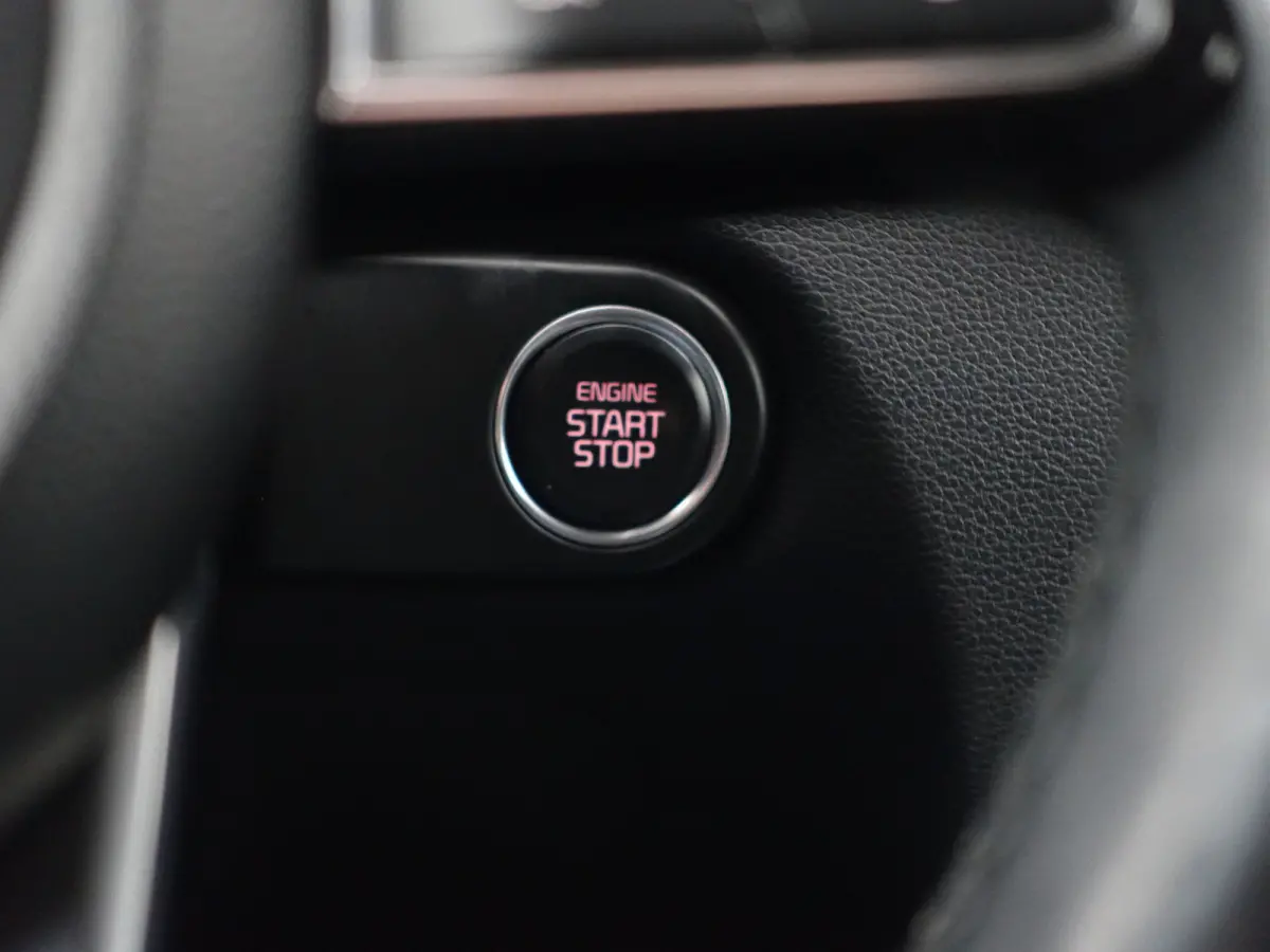 1.0 T-GDi DynamicPlusLine- Stuur/Stoelverwarming, Camera, Carplay, Android Auto, Keyless, Lane Assist