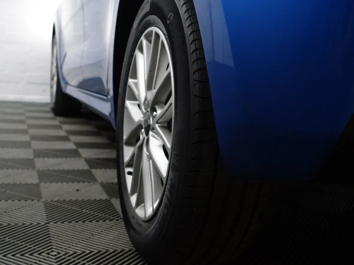 1.0 T-GDi MHEV DynamicLine- Xenon Led, Park Assist, Dynamic Select, Lane Assist, Clima