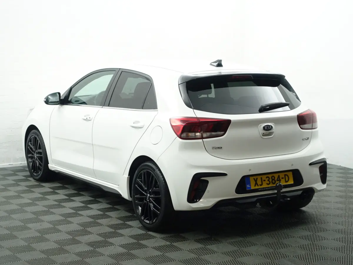 1.0 TGDI GT-Line Blackpack- Stuur/Stoelverwarming, Lane Assist, Led, Camera, Carbon, Park Assist, Privacy Glass