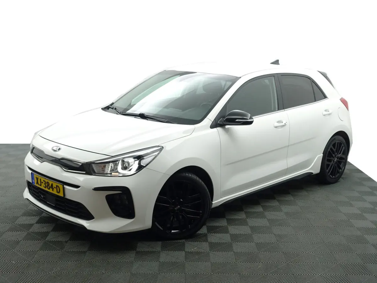 1.0 TGDI GT-Line Blackpack- Stuur/Stoelverwarming, Lane Assist, Led, Camera, Carbon, Park Assist, Privacy Glass