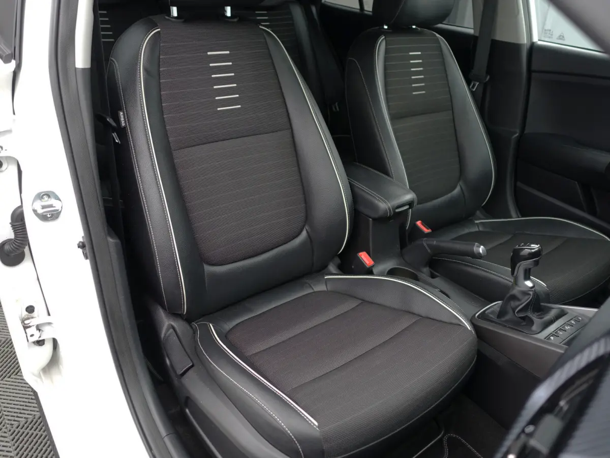 1.0 TGDI GT-Line Blackpack- Stuur/Stoelverwarming, Lane Assist, Led, Camera, Carbon, Park Assist, Privacy Glass
