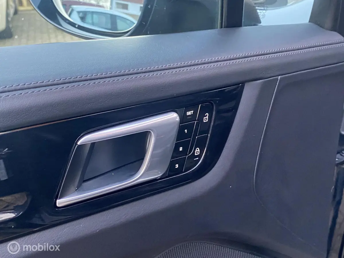 3.0 E-Hybrid PANO LUCHT BTW NL-AUTO