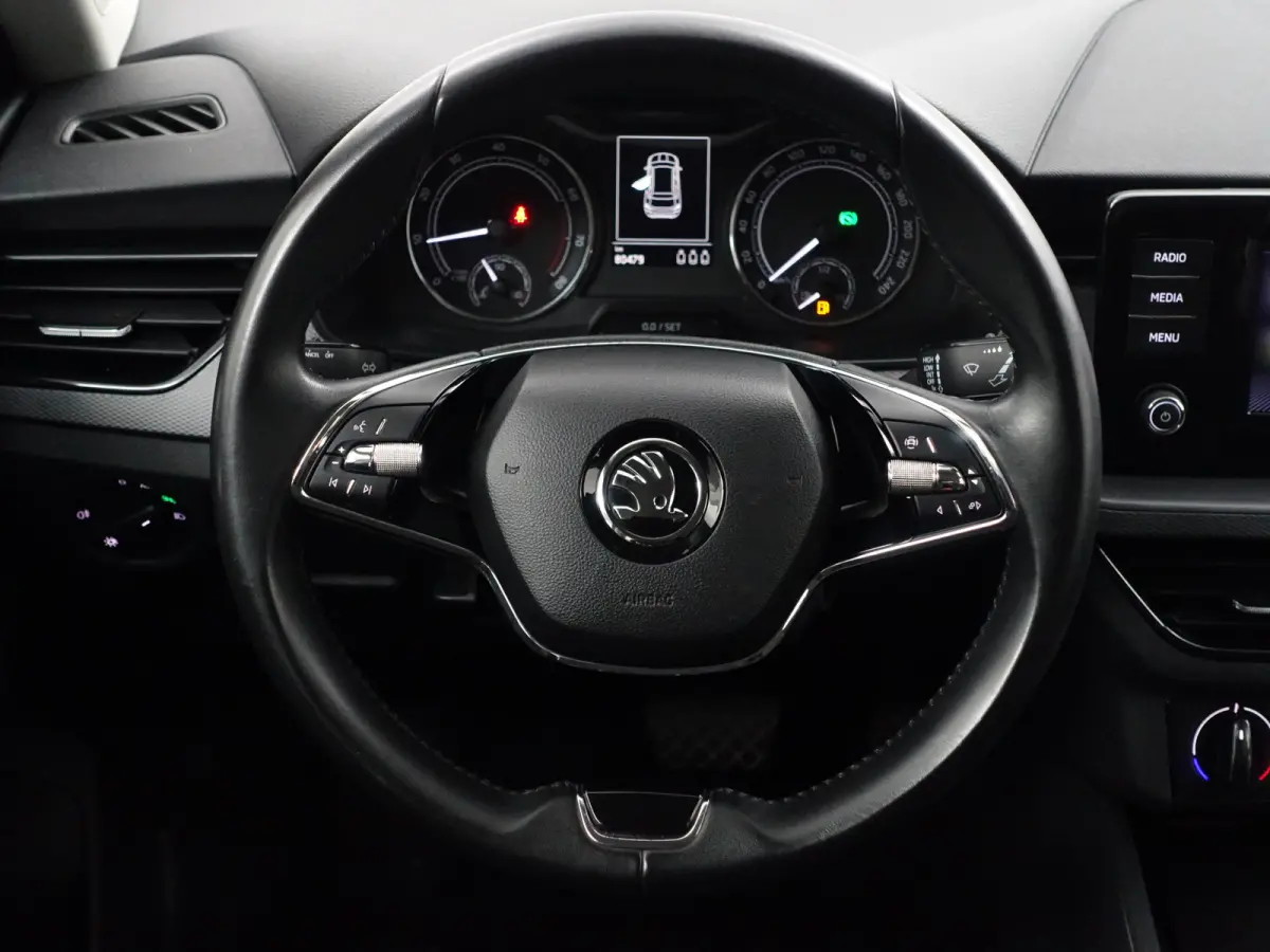 1.0 TSI Sport Business Aut- Carplay, Android Auto, Led, Stoelverwarming, Lane Assist, Privacy Glass