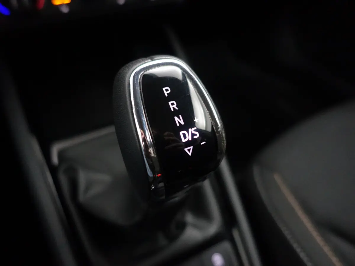 1.0 TSI Sport Business Aut- Carplay, Android Auto, Led, Stoelverwarming, Lane Assist, Privacy Glass