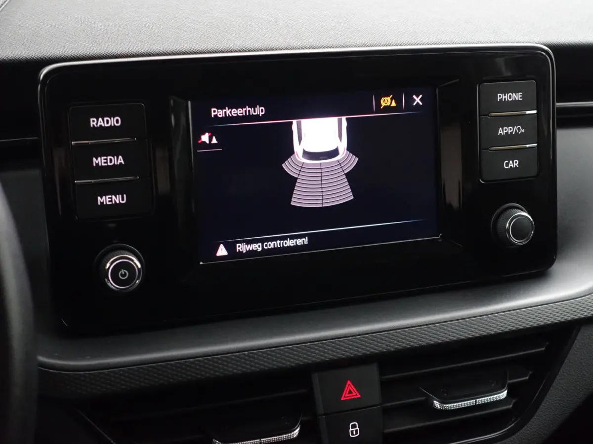 1.0 TSI Sport Business Aut- Carplay, Android Auto, Led, Stoelverwarming, Lane Assist, Privacy Glass