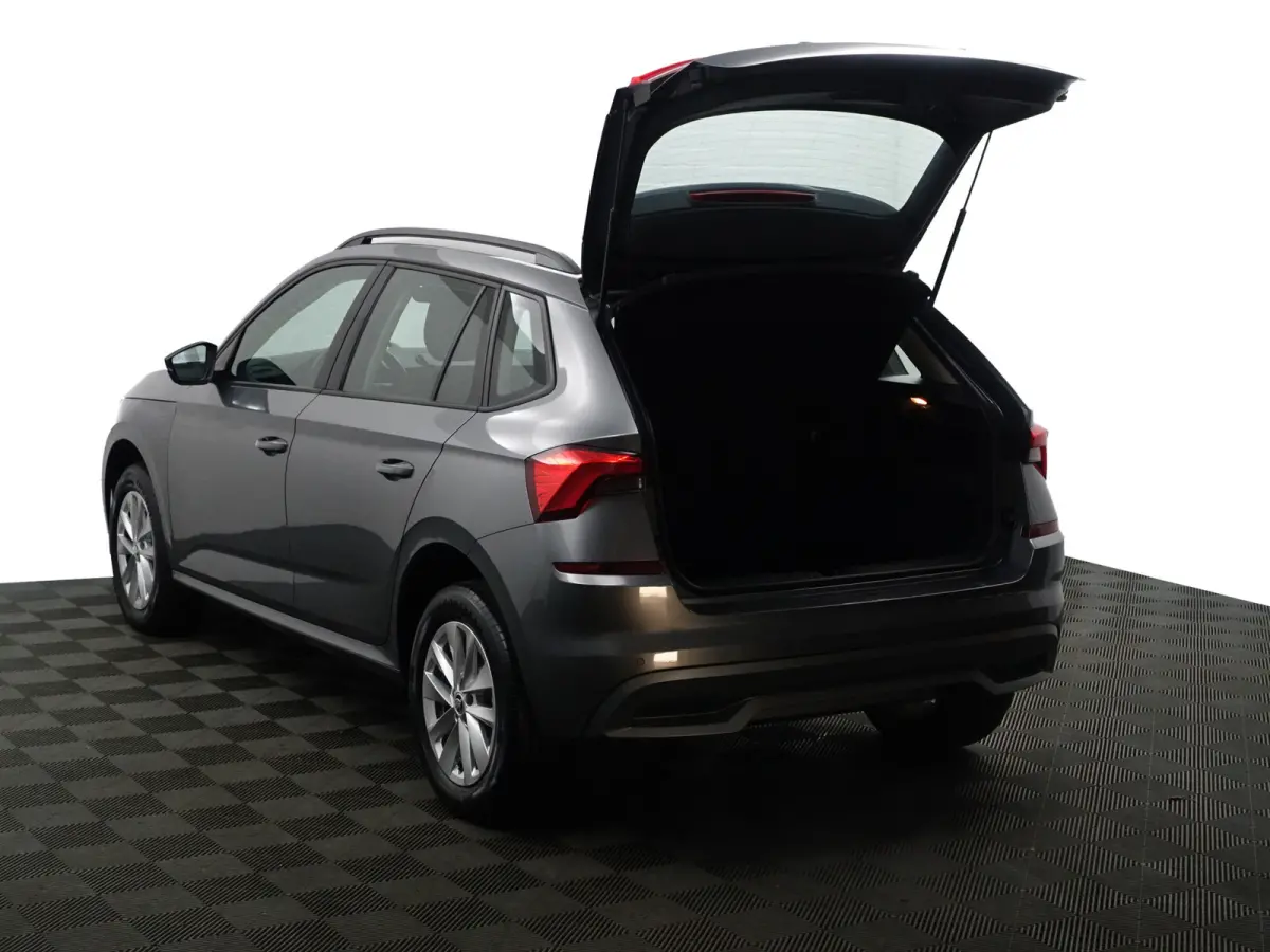 1.0 TSI Sport Business Aut- Carplay, Android Auto, Led, Stoelverwarming, Lane Assist, Privacy Glass