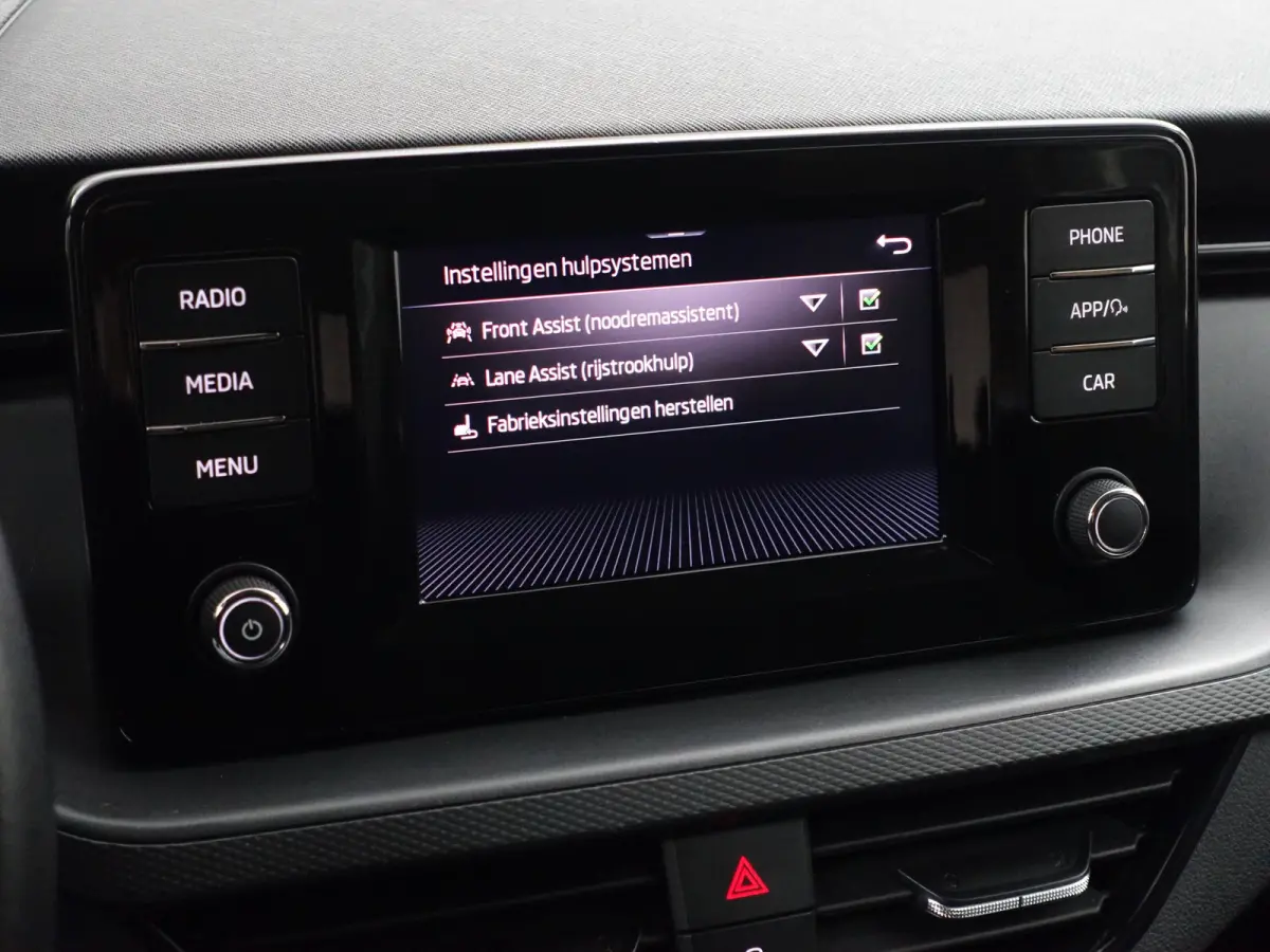 1.0 TSI Sport Business Aut- Carplay, Android Auto, Led, Stoelverwarming, Lane Assist, Privacy Glass