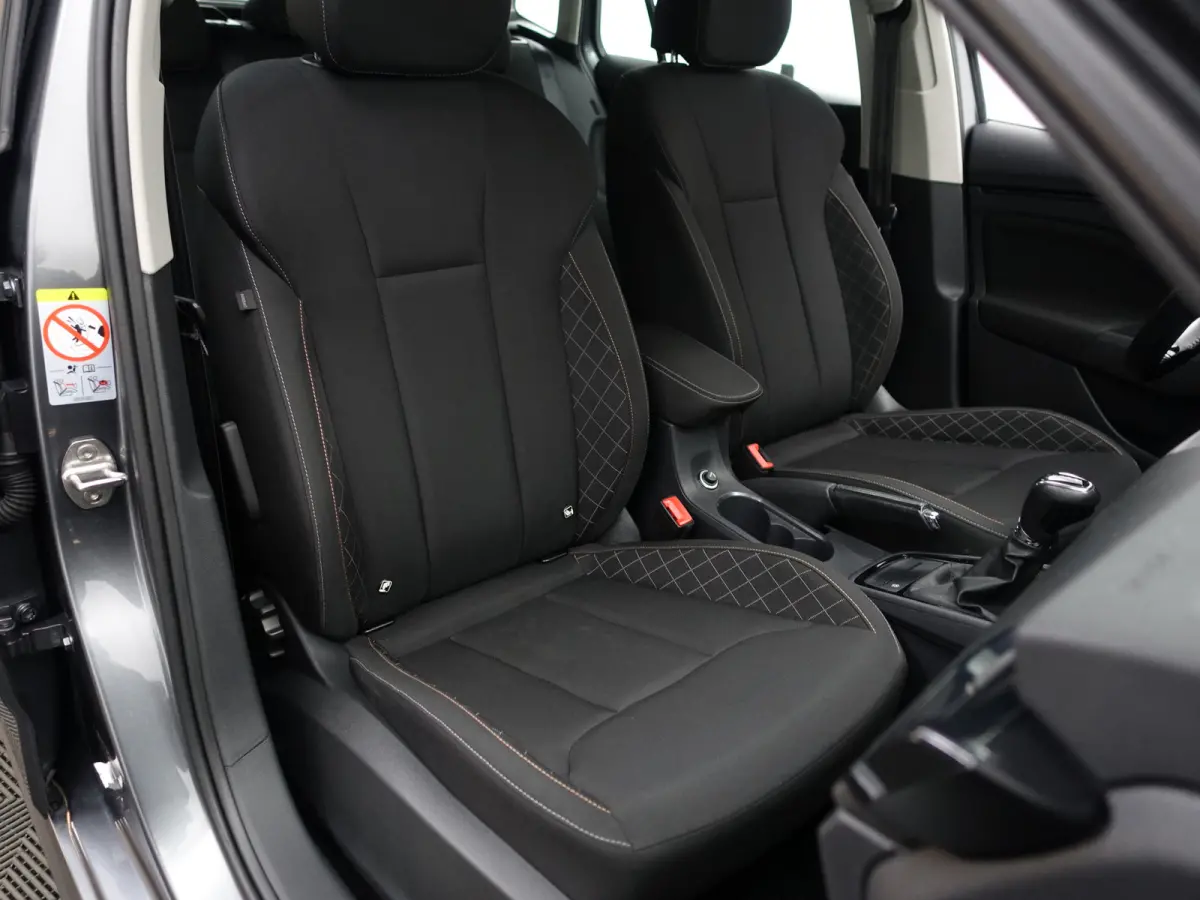 1.0 TSI Sport Business Aut- Carplay, Android Auto, Stoelverwarming, Keyless, Park Assist, Lane Assist
