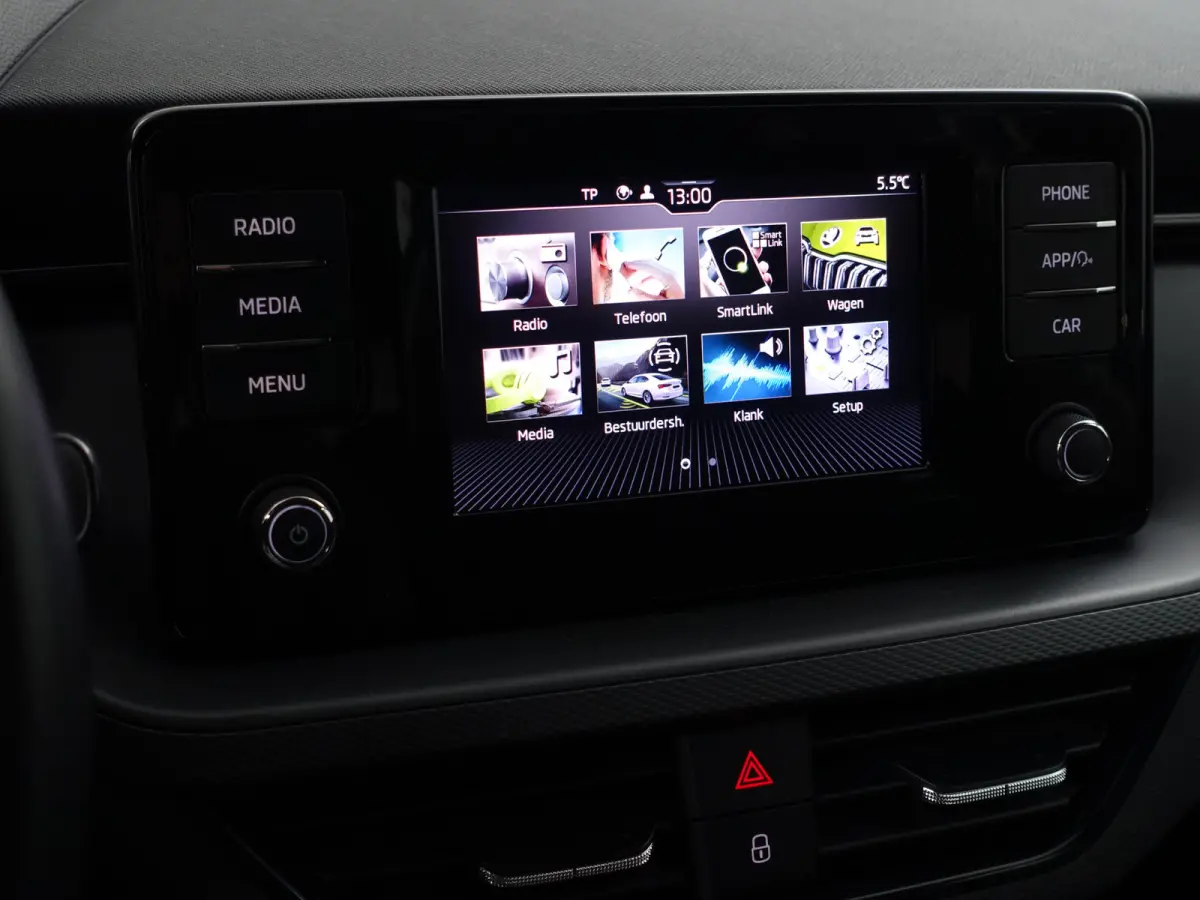 1.0 TSI Sport Business Aut- Carplay, Android Auto, Stoelverwarming, Keyless, Park Assist, Lane Assist