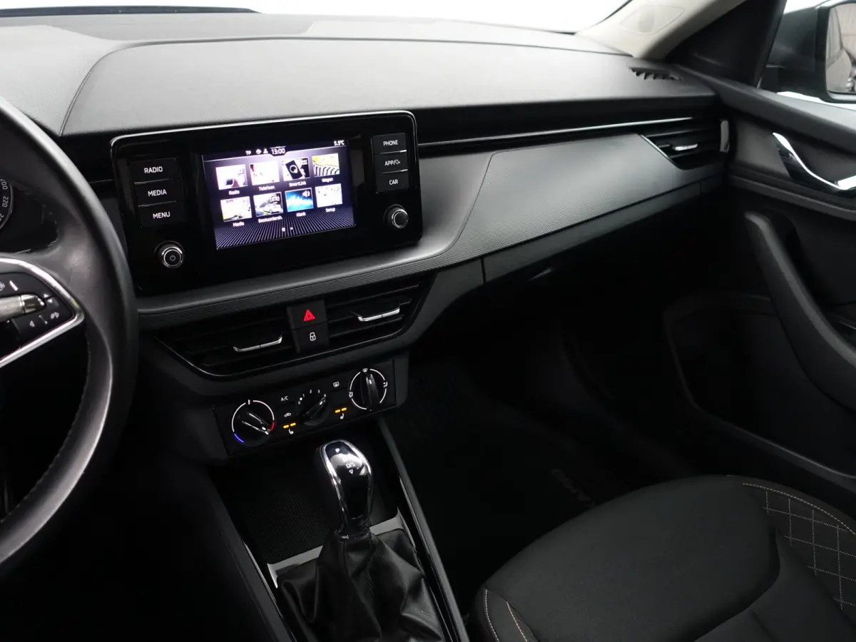 1.0 TSI Sport Business Aut- Carplay, Android Auto, Stoelverwarming, Keyless, Park Assist, Lane Assist