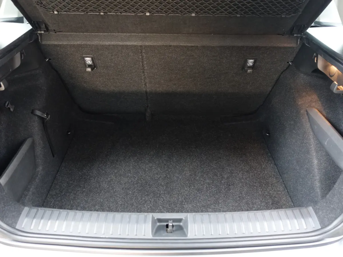 1.0 TSI Sport Business Aut- Carplay, Android Auto, Stoelverwarming, Keyless, Park Assist, Lane Assist