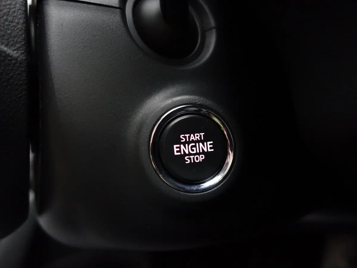 1.0 TSI Sport Business Aut- Carplay, Android Auto, Stoelverwarming, Keyless, Park Assist, Lane Assist