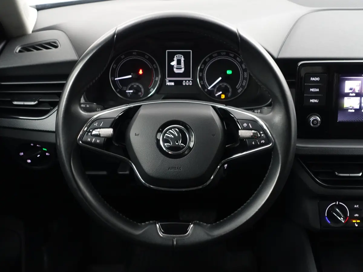 1.0 TSI Sport Business Aut- Carplay, Android Auto, Stoelverwarming, Keyless, Park Assist, Lane Assist