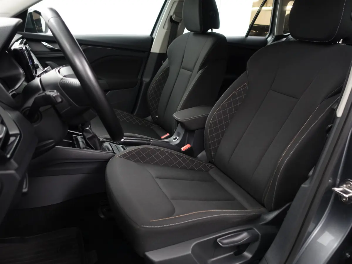 1.0 TSI Sport Business Aut- Carplay, Android Auto, Stoelverwarming, Keyless, Park Assist, Lane Assist