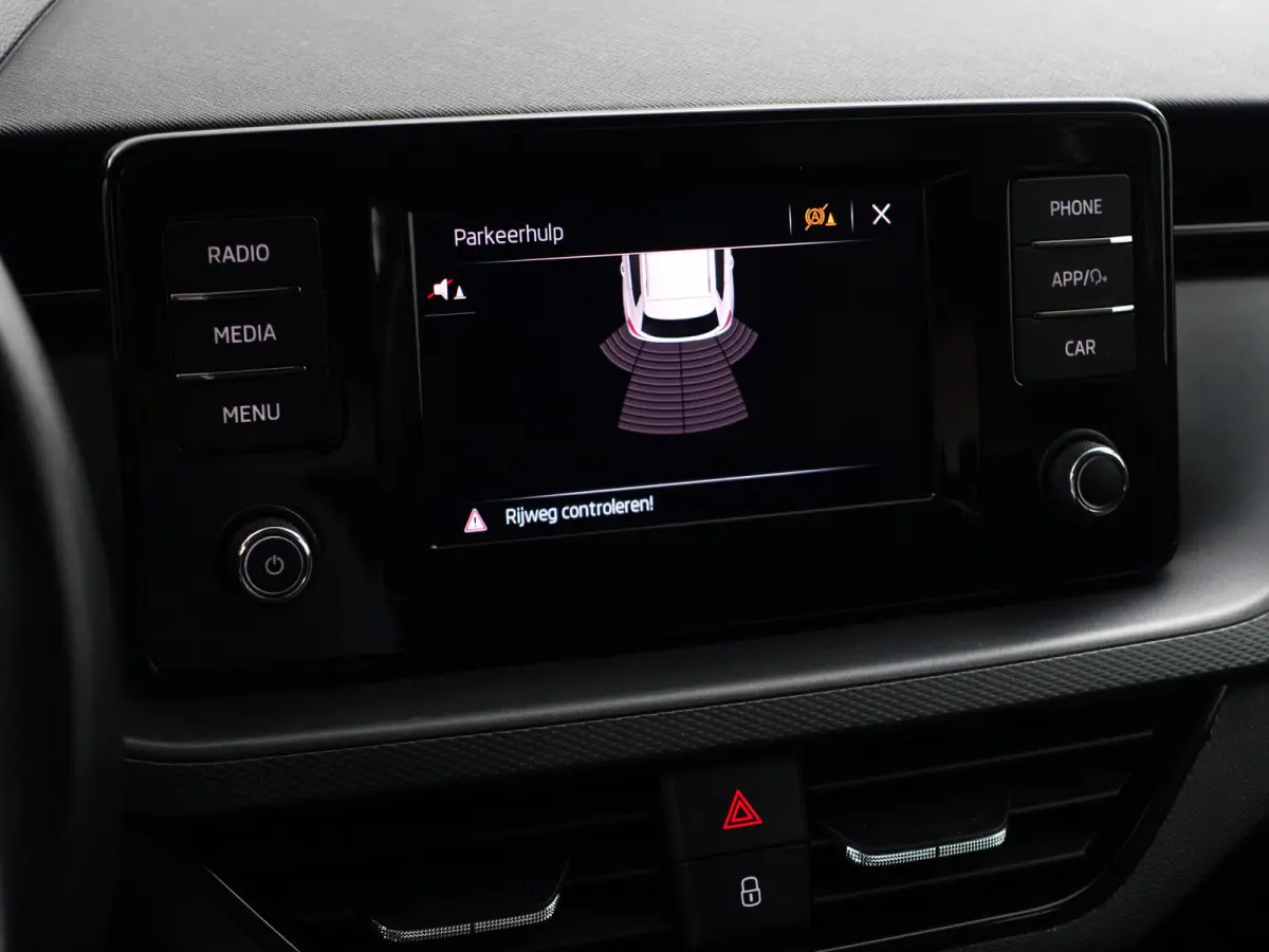 1.0 TSI Sport Business Aut- Carplay, Android Auto, Xenon Led, Keyless, Stoelverwarming, Lane Assist