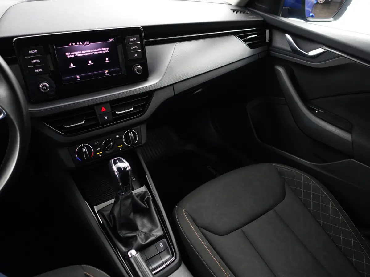 1.0 TSI Sport Business Aut- Carplay, Android Auto, Xenon Led, Keyless, Stoelverwarming, Lane Assist
