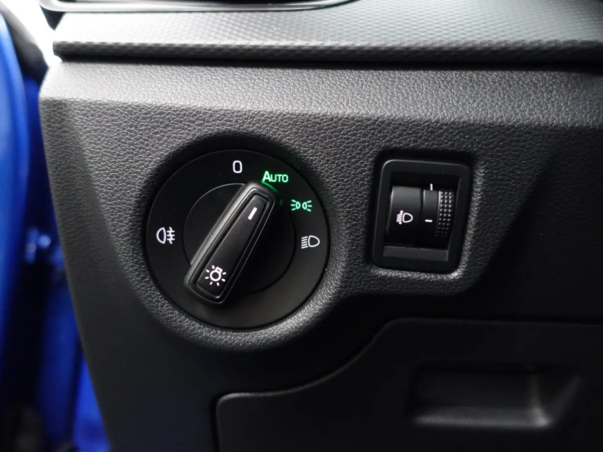 1.0 TSI Sport Business Aut- Carplay, Android Auto, Xenon Led, Keyless, Stoelverwarming, Lane Assist