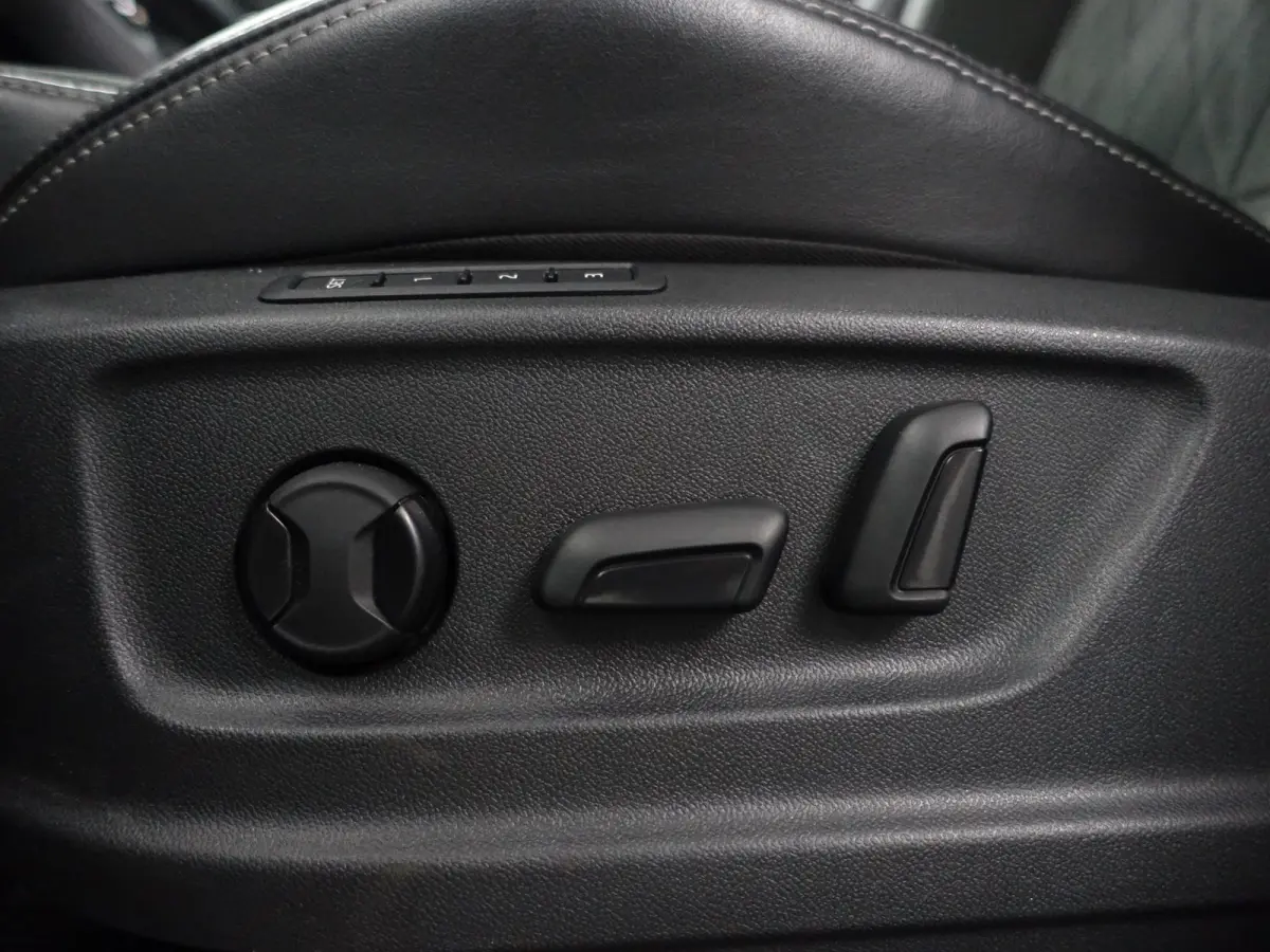 1.5 TSI Sportline Business Aut- Panoramadak, Sport Interieur, Canton Audio, Carbon, Memory Seats, Elek Trekhaak