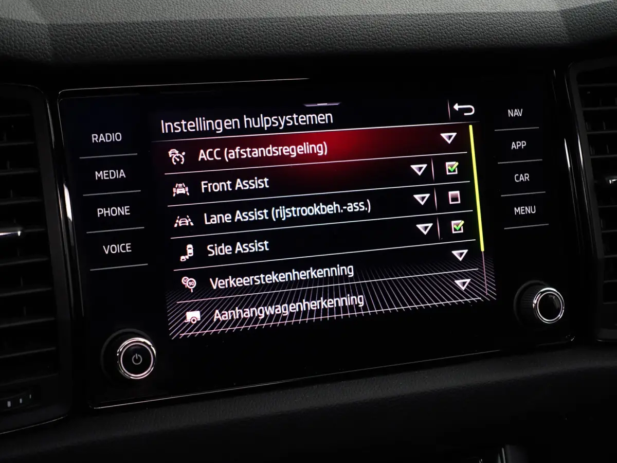 1.5 TSI Sportline Business Aut- Panoramadak, Sport Interieur, Canton Audio, Carbon, Memory Seats, Elek Trekhaak