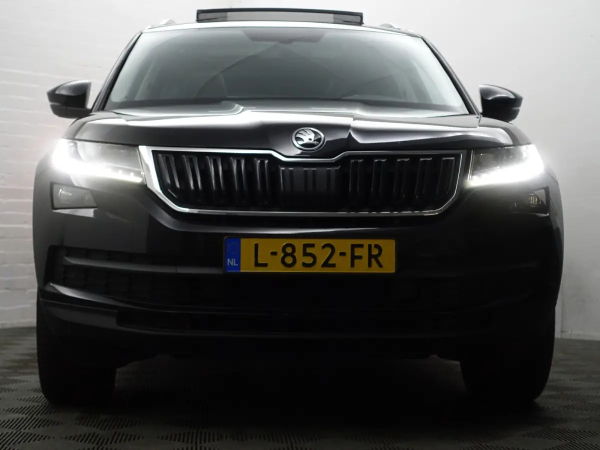 1.5 TSI Sportline Business Aut- Panoramadak, Carplay, Android Auto, Canton Audio, Camera, Keyless