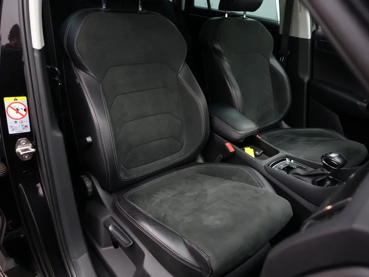 1.5 TSI Sportline Business Aut- Panoramadak, Carplay, Android Auto, Canton Audio, Camera, Keyless