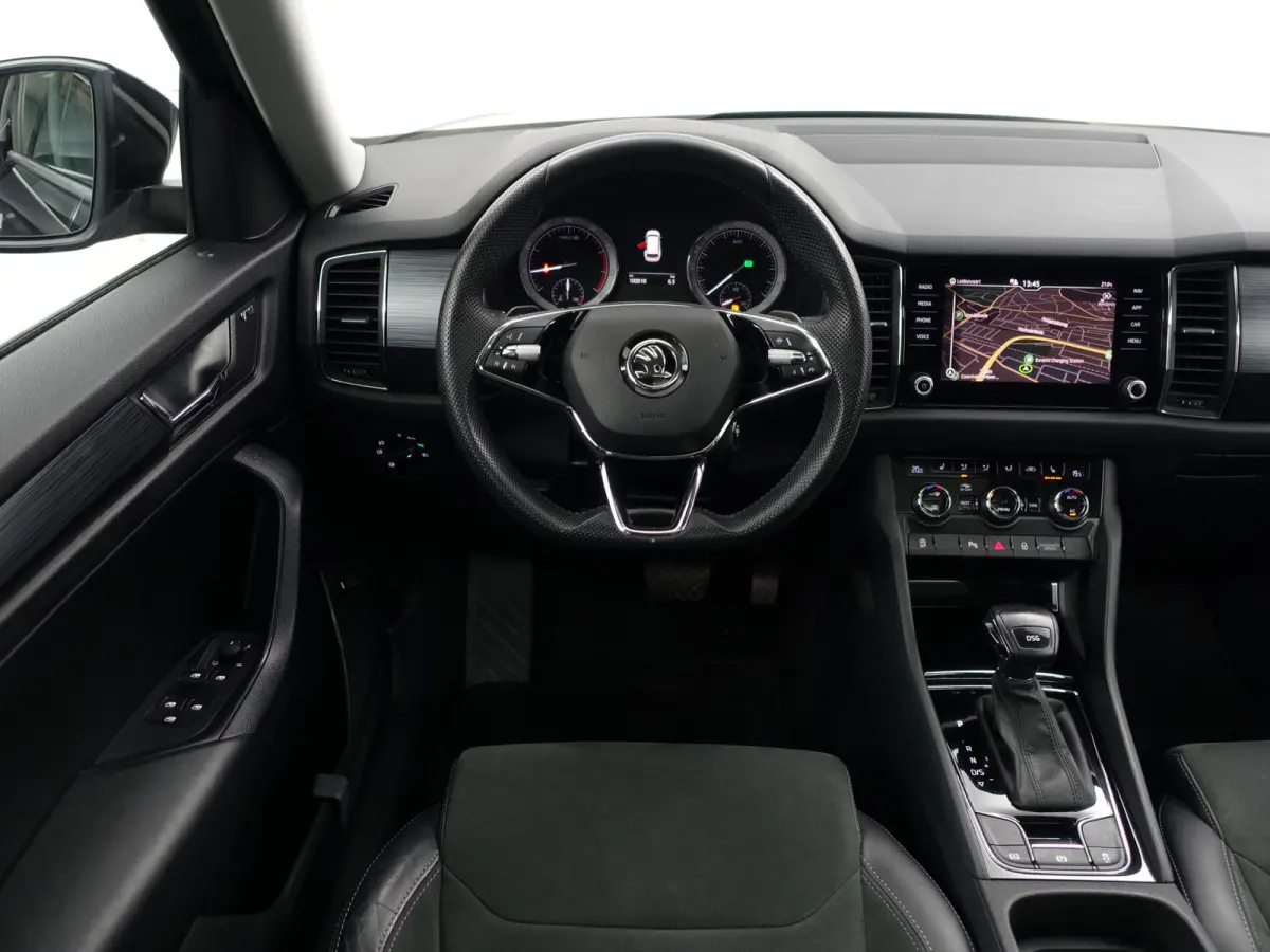 1.5 TSI Sportline Business Aut- Panoramadak, Carplay, Android Auto, Canton Audio, Camera, Keyless