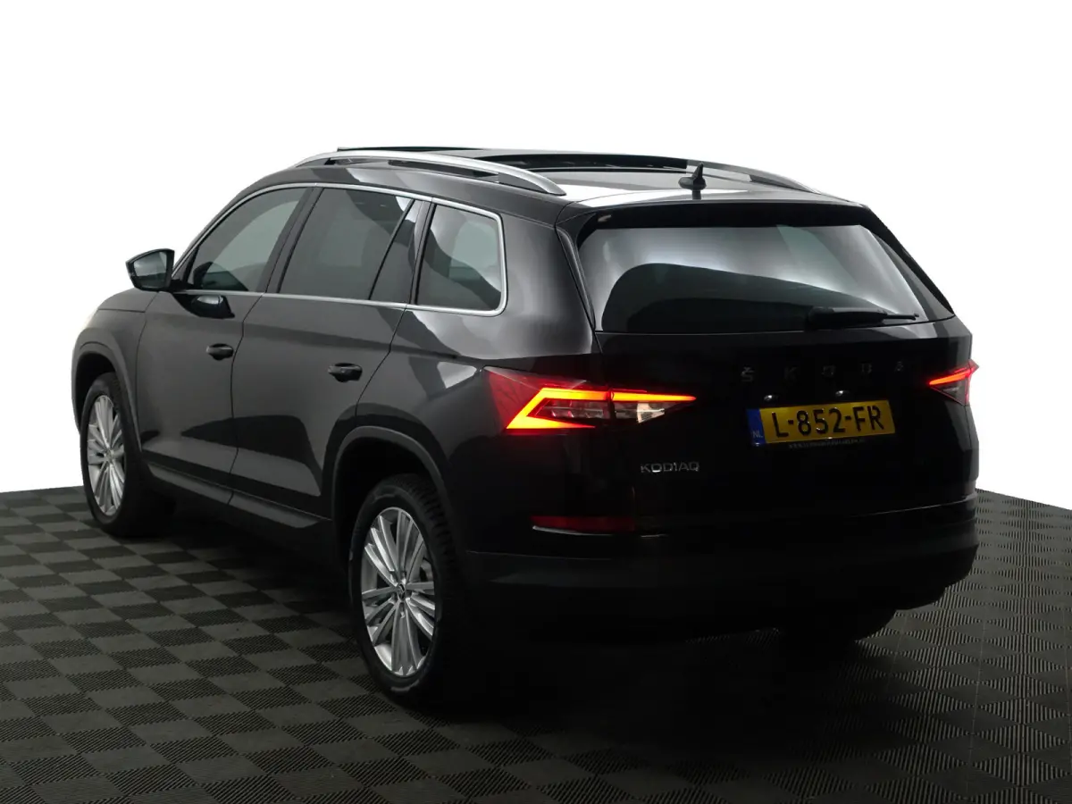 1.5 TSI Sportline Business Aut- Panoramadak, Carplay, Android Auto, Canton Audio, Camera, Keyless