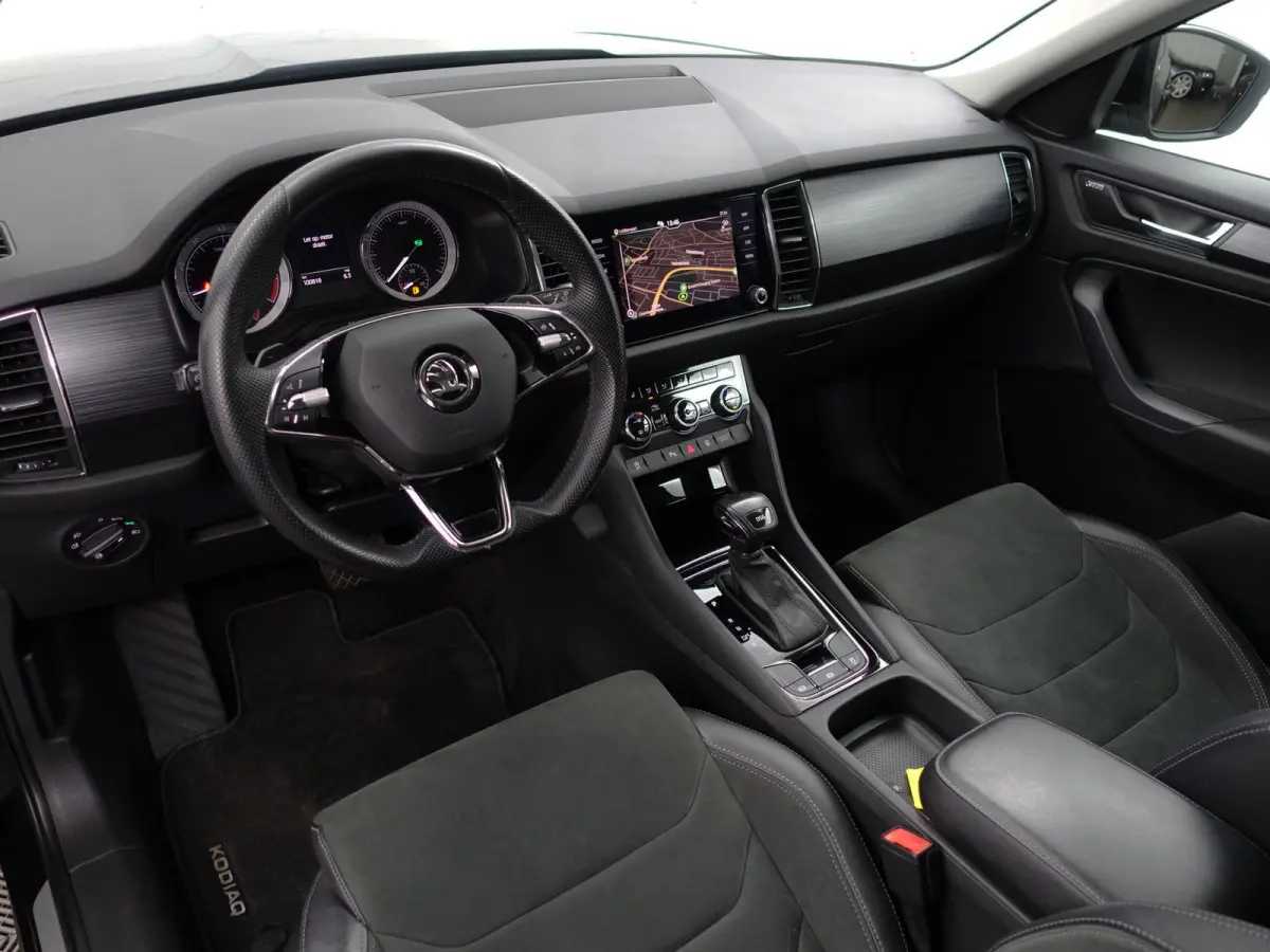 1.5 TSI Sportline Business Aut- Panoramadak, Carplay, Android Auto, Canton Audio, Camera, Keyless