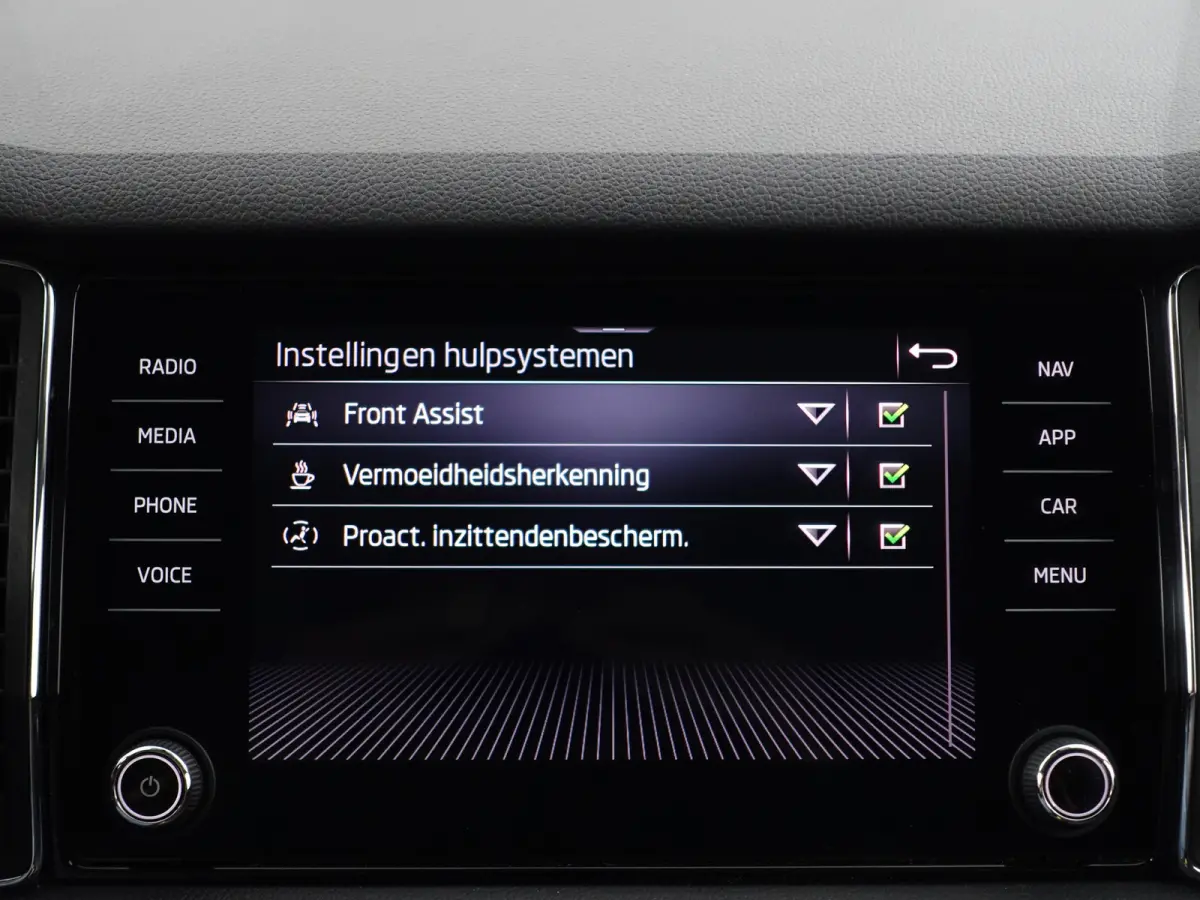 1.5 TSI Sportline Business Aut- Panoramadak, Carplay, Android Auto, Canton Audio, Camera, Keyless