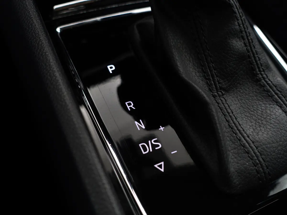 1.5 TSI Sportline Business Aut- Panoramadak, Carplay, Android Auto, Canton Audio, Camera, Keyless