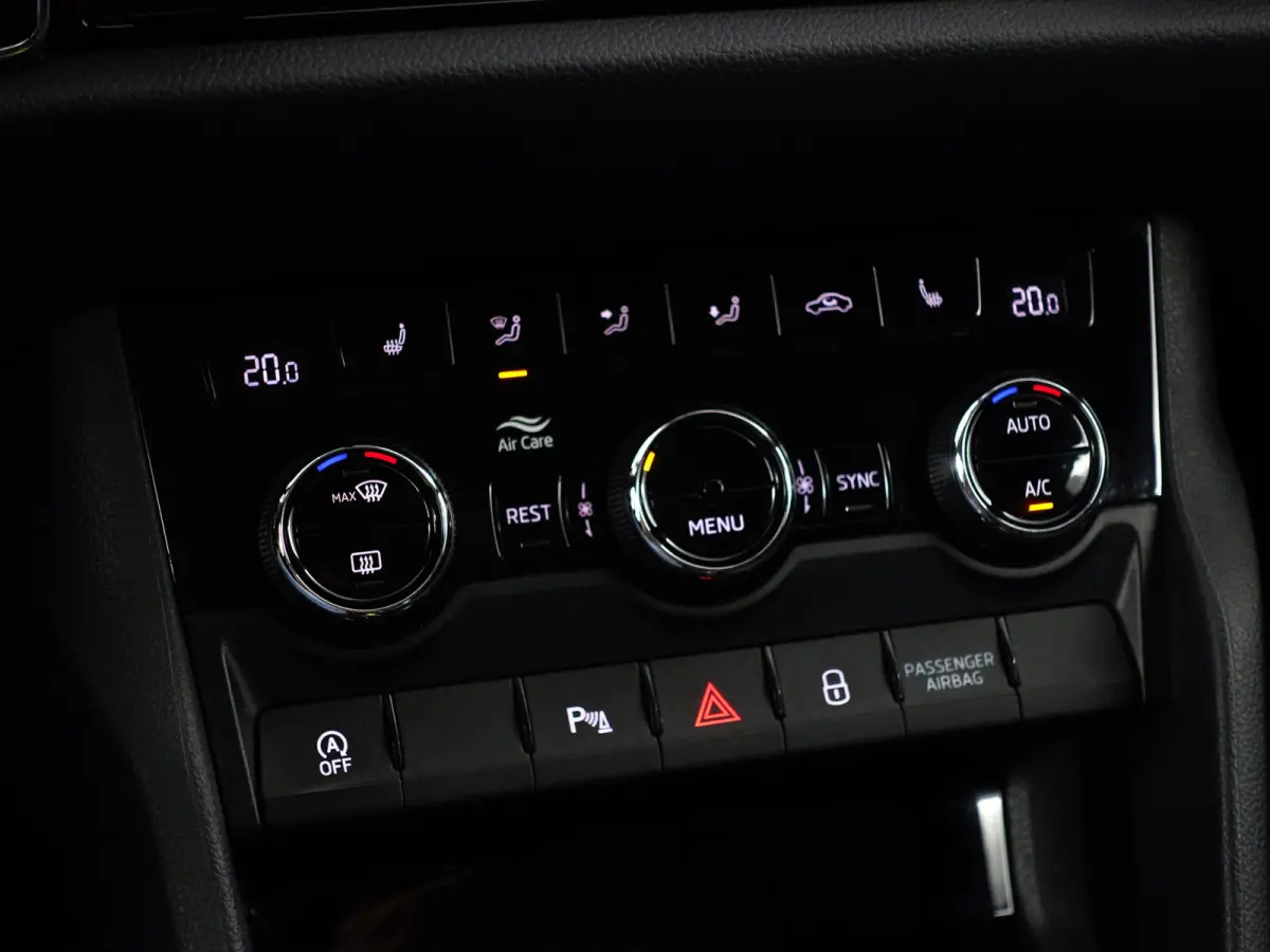 1.5 TSI Sportline Business Aut- Panoramadak, Carplay, Android Auto, Canton Audio, Camera, Keyless