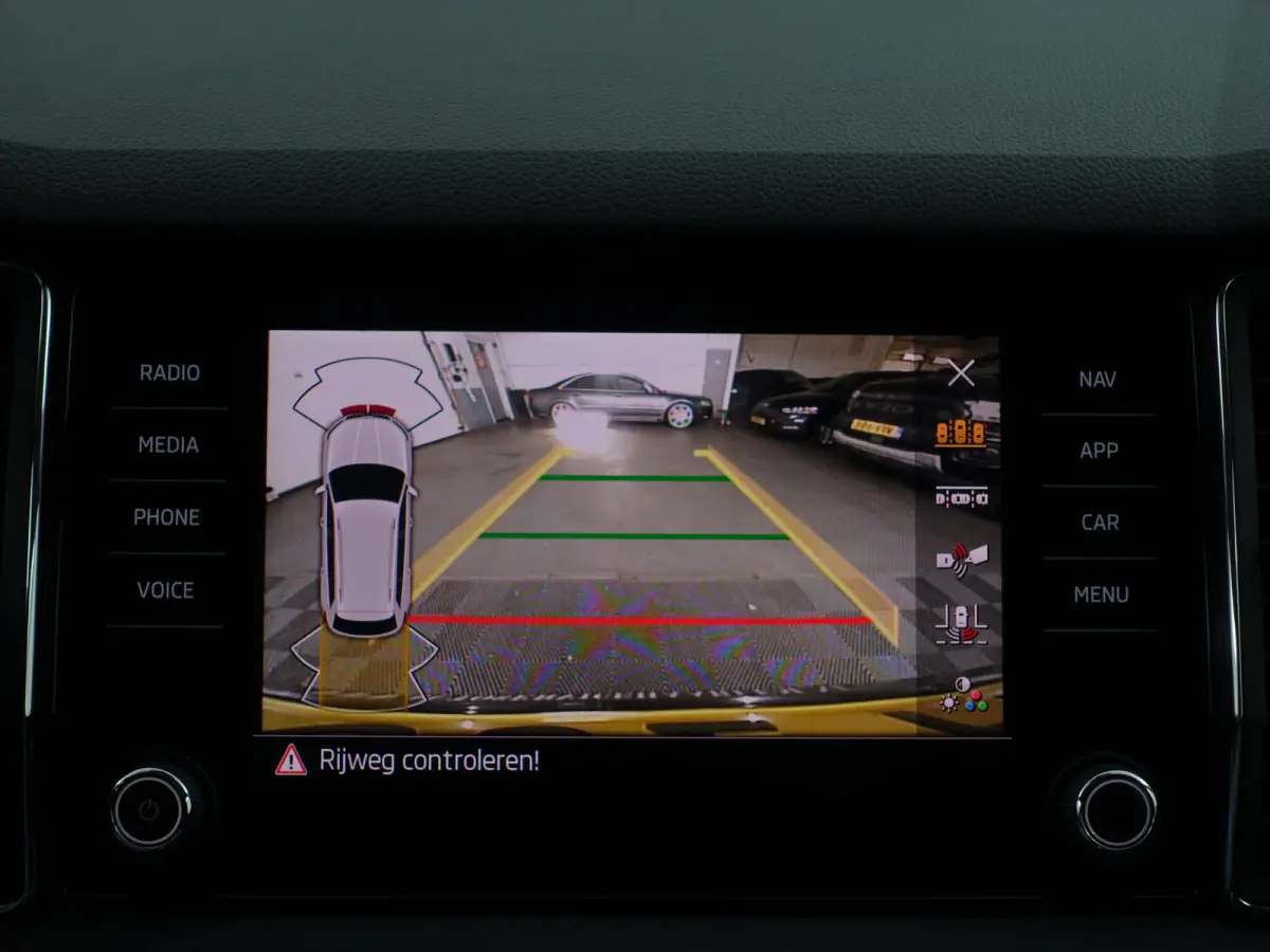 1.5 TSI Sportline Business Aut- Panoramadak, Carplay, Android Auto, Canton Audio, Camera, Keyless