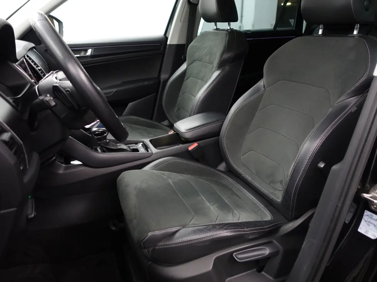 1.5 TSI Sportline Business Aut- Panoramadak, Carplay, Android Auto, Canton Audio, Camera, Keyless