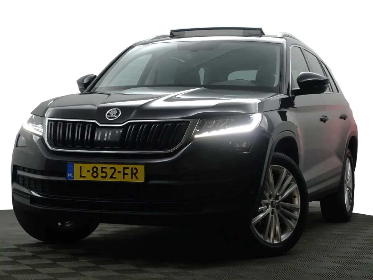 1.5 TSI Sportline Business Aut- Panoramadak, Carplay, Android Auto, Canton Audio, Camera, Keyless