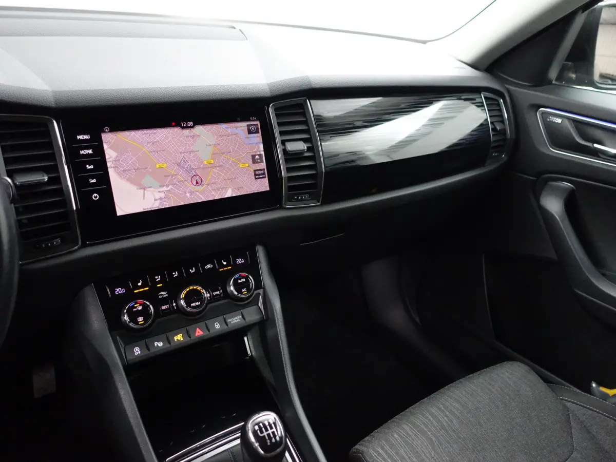1.4 TSI Style Business Aut- Carplay, Android Auto, Sfeerverlichting, Memory, Canton Audio, 360 Camera