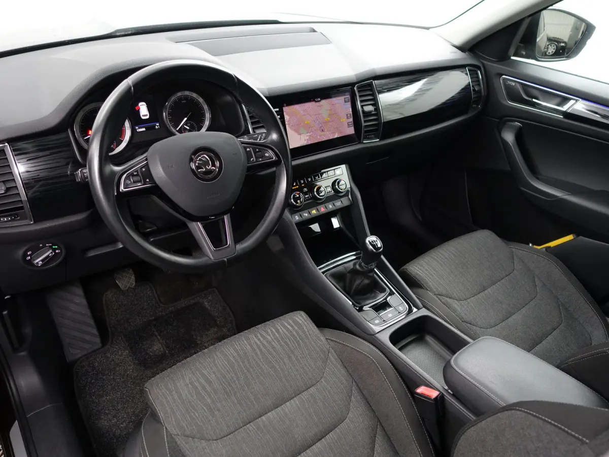 1.4 TSI Style Business Aut- Carplay, Android Auto, Sfeerverlichting, Memory, Canton Audio, 360 Camera