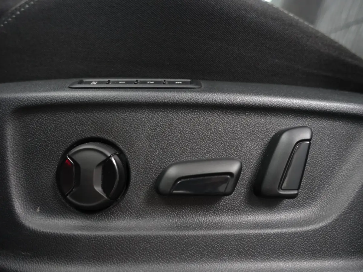 1.4 TSI Style Business Aut- Carplay, Android Auto, Sfeerverlichting, Memory, Canton Audio, 360 Camera
