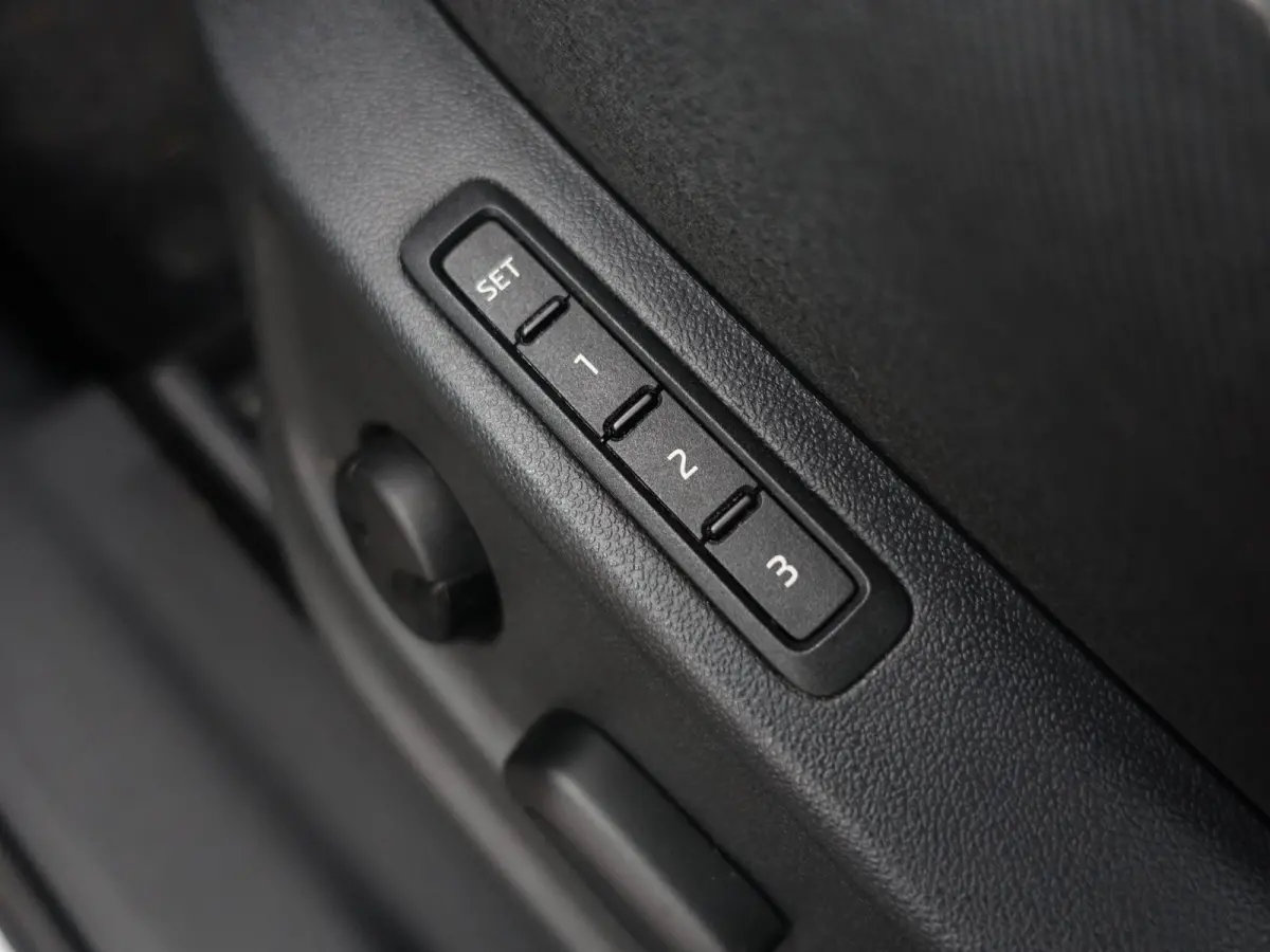 1.4 TSI Style Business Aut- Carplay, Android Auto, Sfeerverlichting, Memory, Canton Audio, 360 Camera