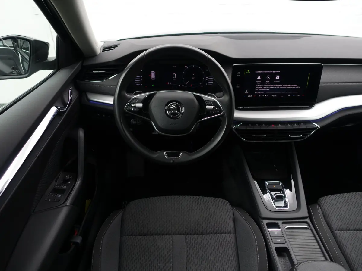 1.0 e-TSI Business Edition Plus Aut- Dynamic Select, Camera, Lane Assist, Sfeerverlichting, CarPlay, Android Auto, Stoelverwarming
