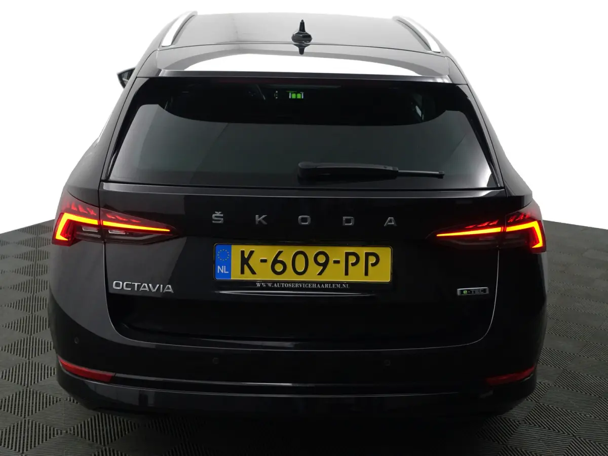 1.0 e-TSI Business Edition Plus Aut- Dynamic Select, Camera, Lane Assist, Sfeerverlichting, CarPlay, Android Auto, Stoelverwarming