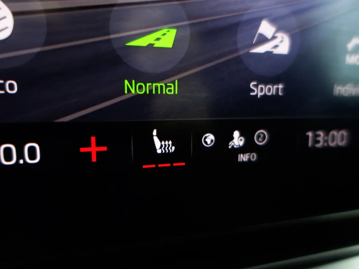 1.0 e-TSI Business Edition Plus Aut- Dynamic Select, Camera, Lane Assist, Sfeerverlichting, CarPlay, Android Auto, Stoelverwarming