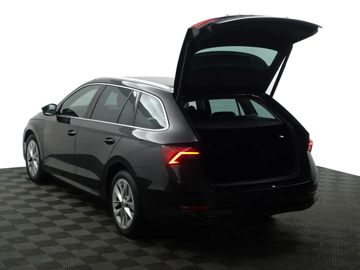 1.0 e-TSI Business Edition Plus Aut- Dynamic Select, Camera, Lane Assist, Sfeerverlichting, CarPlay, Android Auto, Stoelverwarming