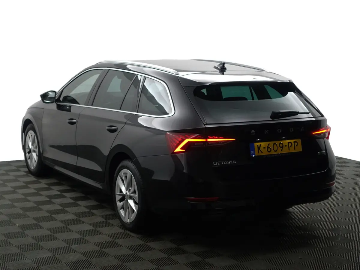 1.0 e-TSI Business Edition Plus Aut- Dynamic Select, Camera, Lane Assist, Sfeerverlichting, CarPlay, Android Auto, Stoelverwarming