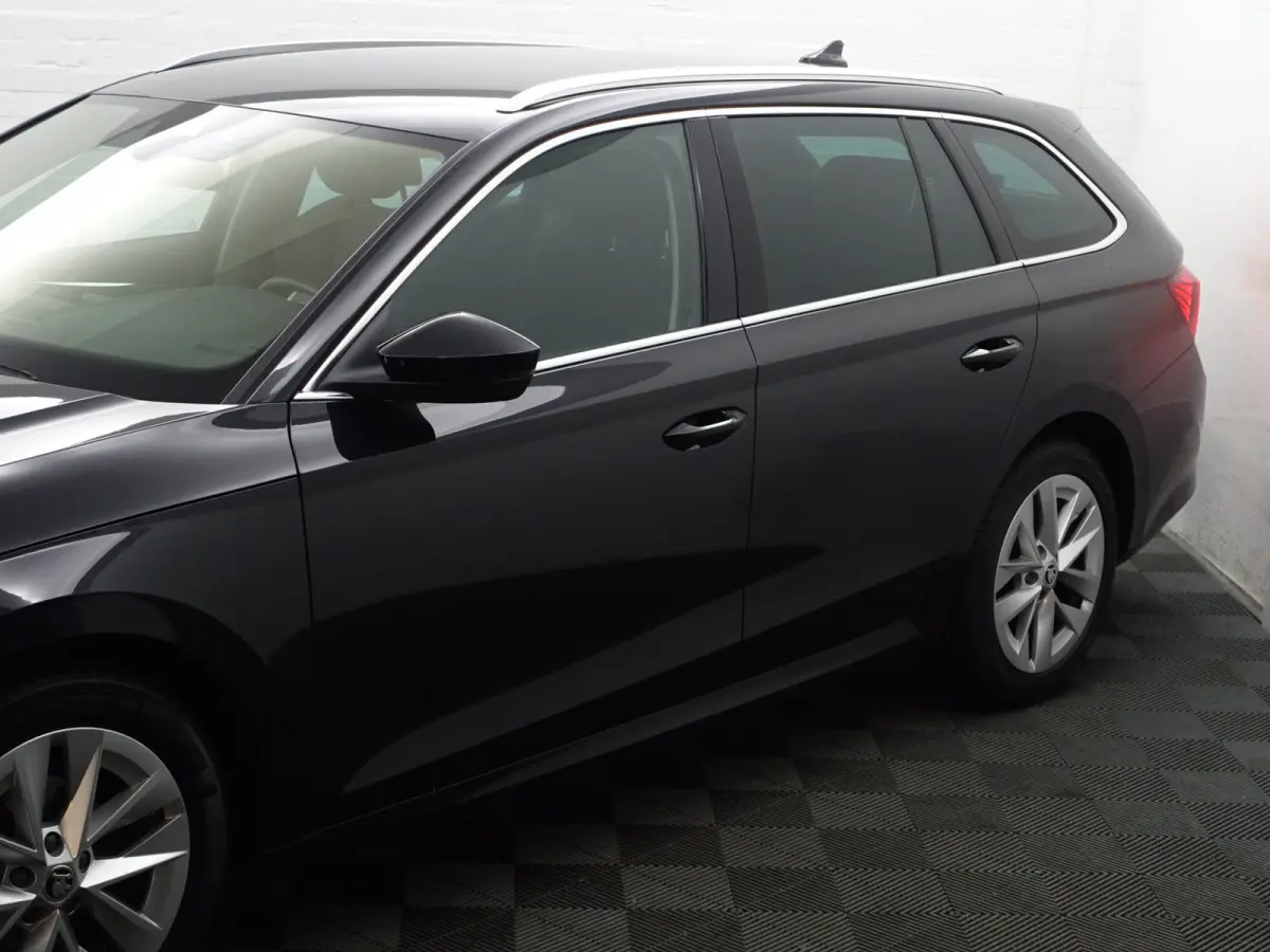 1.0 e-TSI Business Edition Plus Aut- Dynamic Select, Camera, Lane Assist, Sfeerverlichting, CarPlay, Android Auto, Stoelverwarming