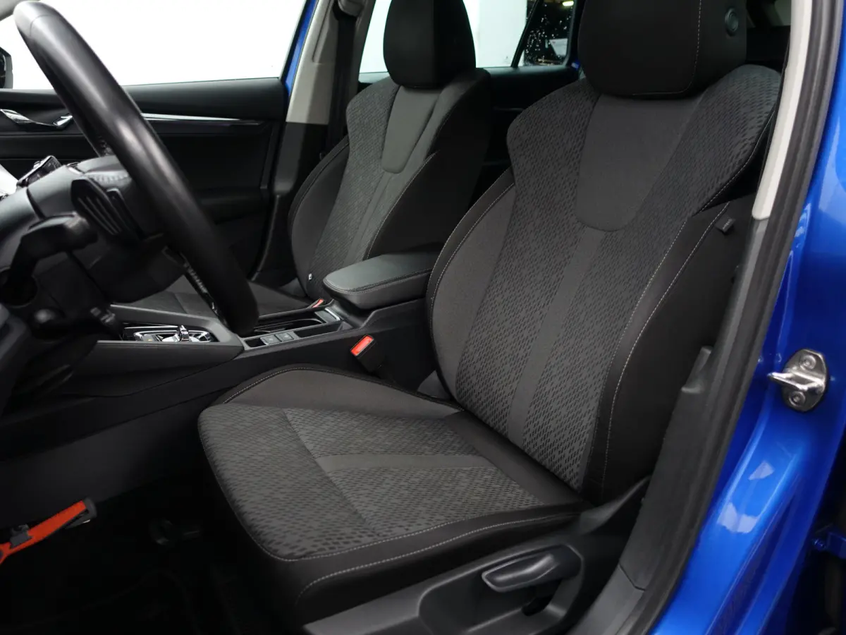 1.0 e-TSI Business Edition Plus Aut- Carplay, Sfeerverlichting, Virtual Cockpit, Ada Cruise, Dynamic Select, Sport Interieur