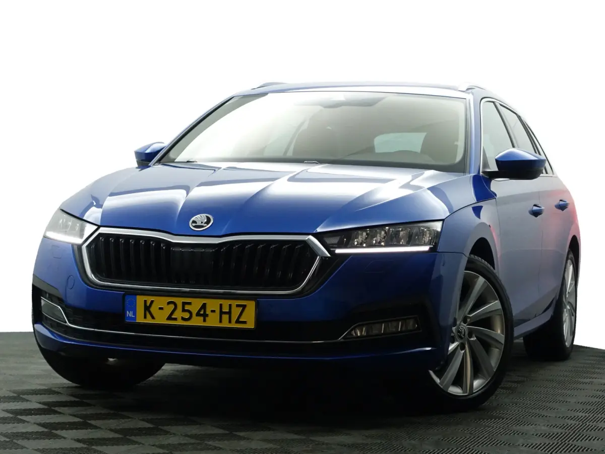 1.0 e-TSI Business Edition Plus Aut- Carplay, Sfeerverlichting, Virtual Cockpit, Ada Cruise, Dynamic Select, Sport Interieur